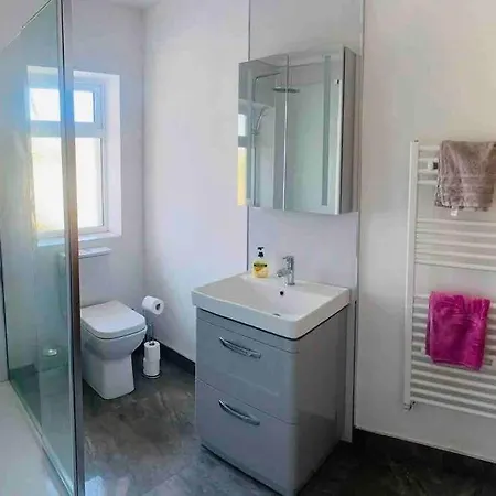 Teach Dunmore In The Heart Of Donegal Gaeltacht. Фалкарра